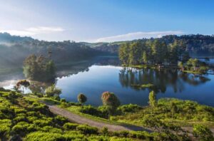 Pesona Kota Kembang: 15 Wisata Alam Bandung Hits