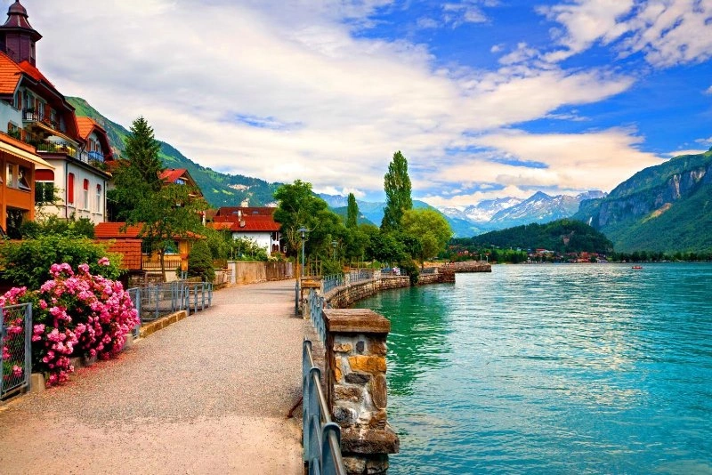 9-tempat-wisata-di-swiss-yang-menawarkan-pemandangan-indah